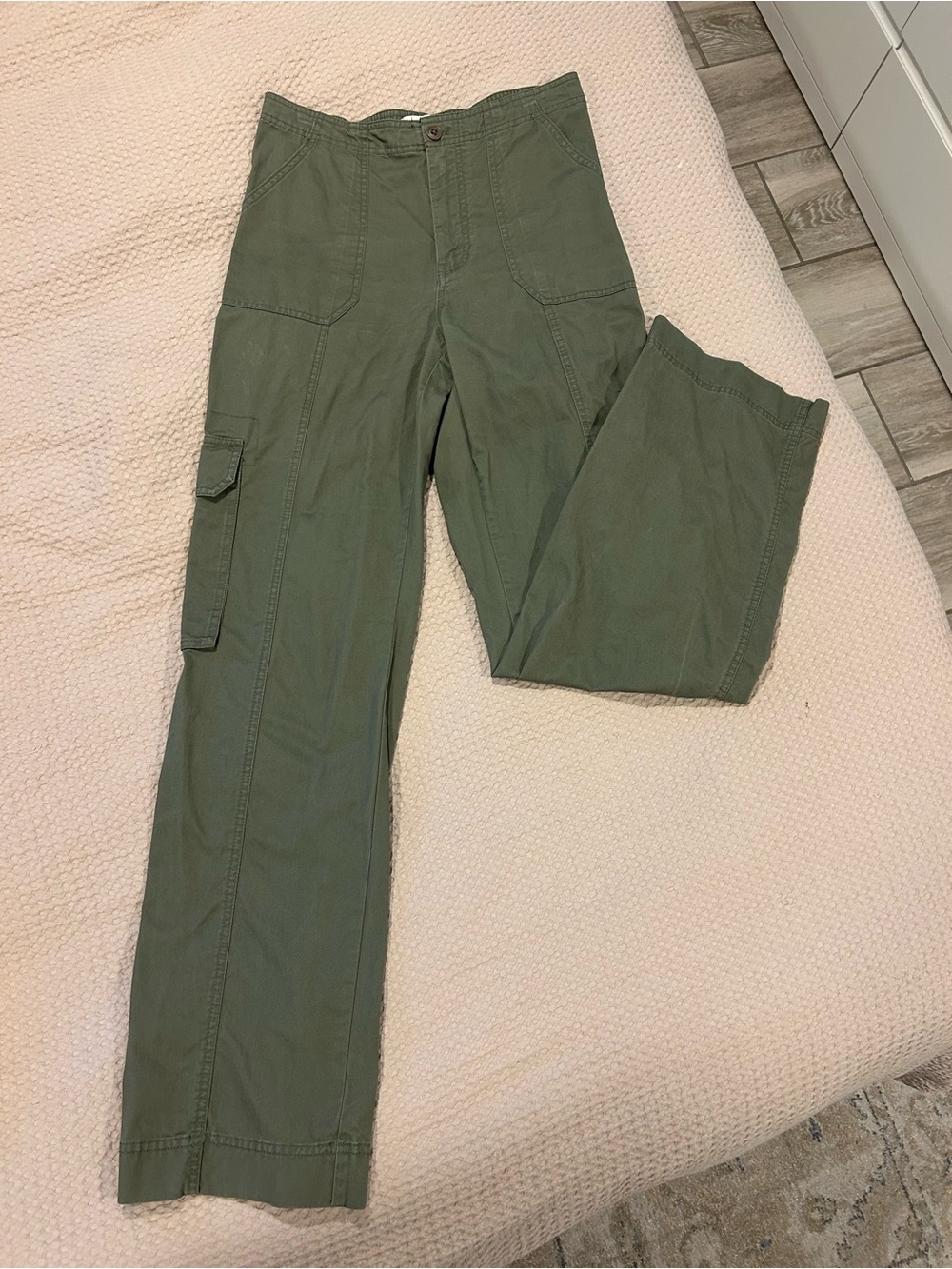 Abercrombie & Fitch Olive Green Wide-Leg Cargo Pants